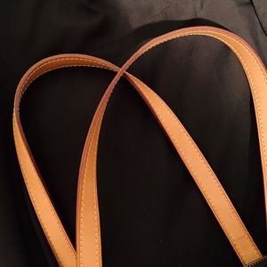 HANDLE PICTURES OF THE LV PM